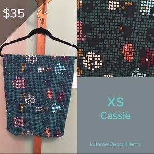 XS Lularoe Cassie